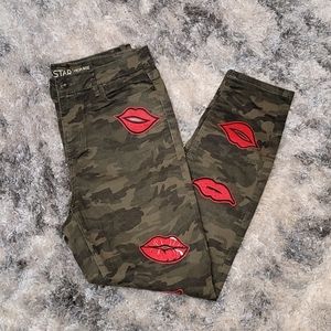 Vanilla Star Lips Camouflage Jeans